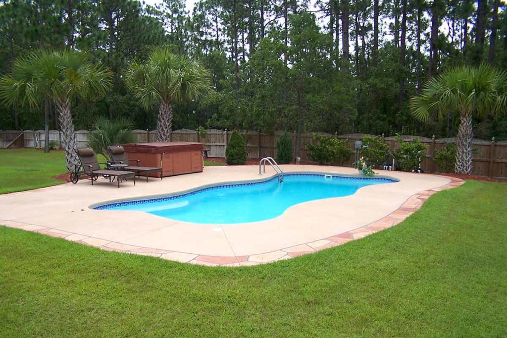 cape-cod-fiberglass-pool-18-1024x682